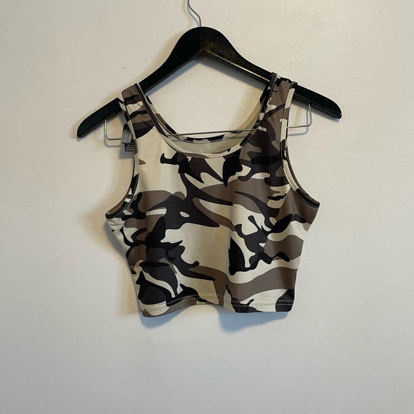 Camo tank - Picture 1 of 2